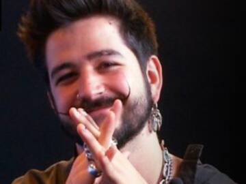 El Diccionario de CAMILO: ¿Qué significan para él palabras como Amor, Tribu, Fama, Manos y Felicidad?