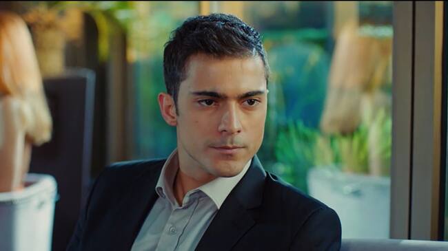 Yiğit en Pecado Original.