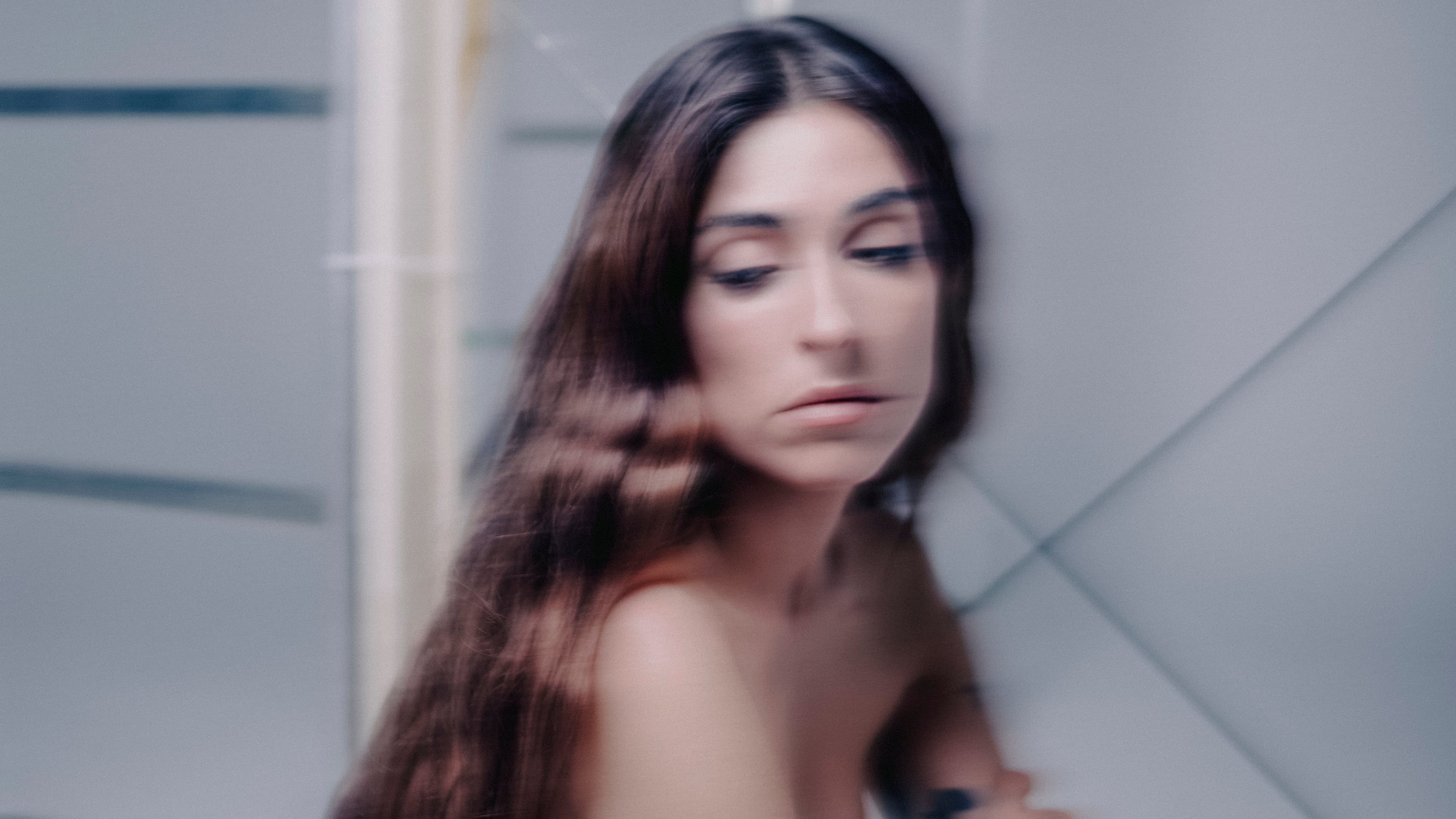 Chica Sobresalto en las fotos promocionales de su álbum &#039;Información Sísmica&#039;. / Dromedario Records