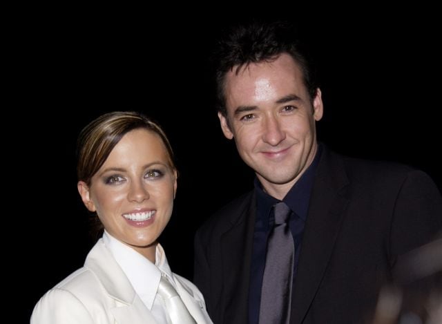 Kate Beckinsale y John Cusack durante el estreno de Serendipity.