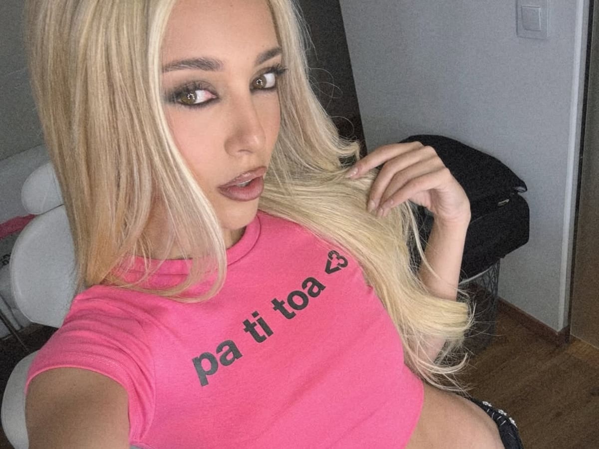 Ana Mena reparte camisetas gratis de 'Pa ti toa' por el Orgullo en Madrid: ¿dónde y cuándo recogerlas?