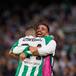 Aplaudida reflexión de Roy Galán sobre los futbolistas del Betis que acudieron a una boda con bolso