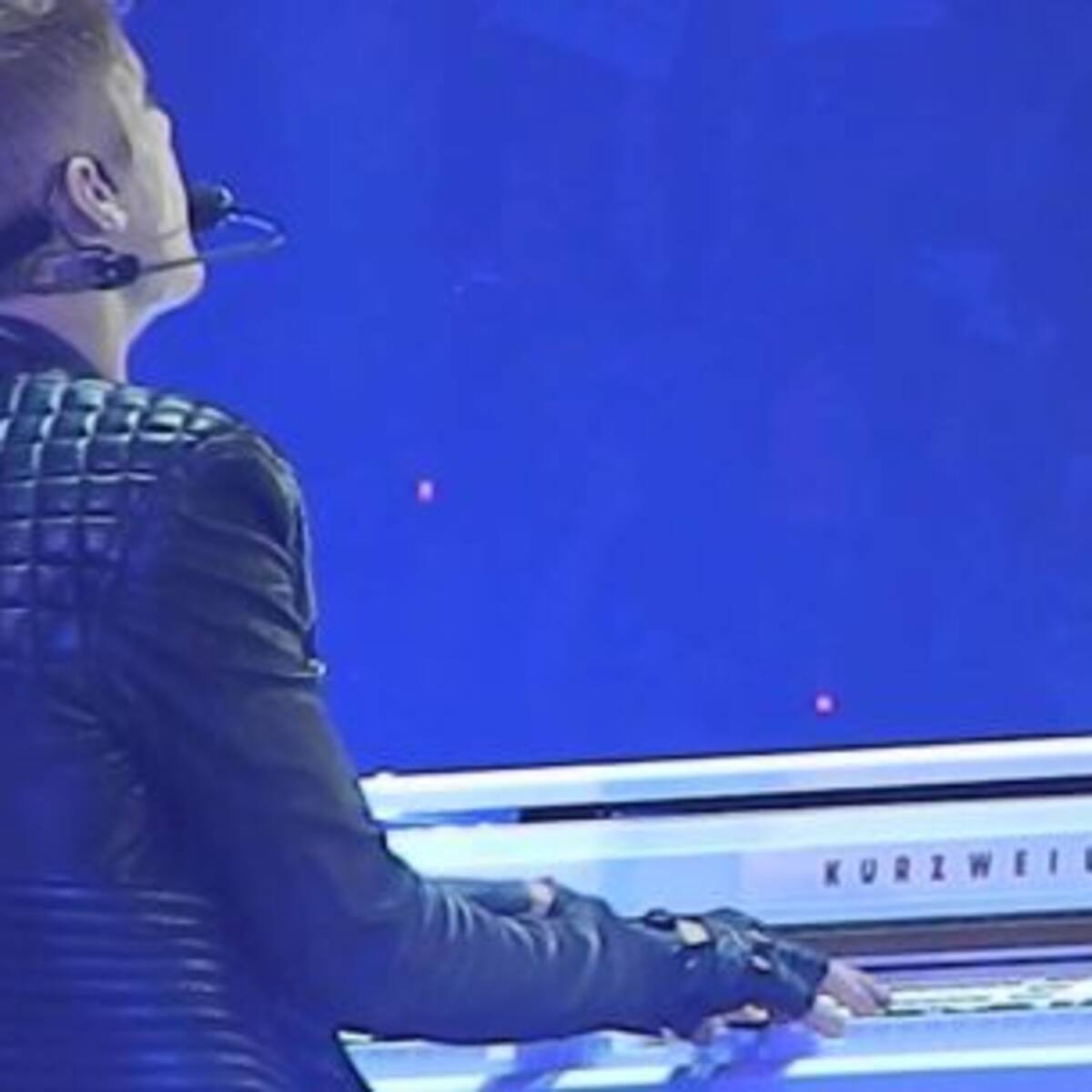 ¿Que hacía Justin Bieber tocando el piano en un hotel?