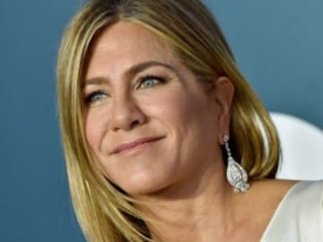 Jennifer Aniston nos presenta a Lord Chesterfield y Lily Collins o Millie Bobby Brown se han enamorado de él