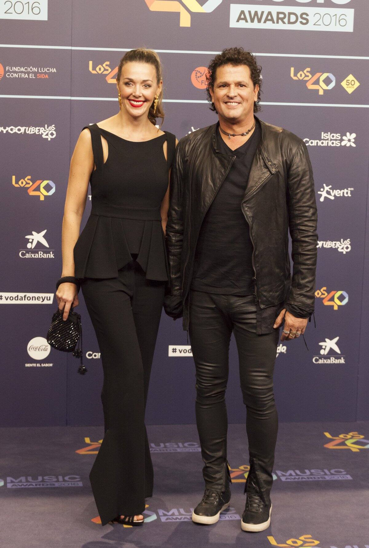 Carlos Vives y su esposa