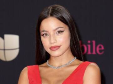 Emilia nos invita al perreo en ‘Cuatro Veinte’: ¡mira el vídeo!