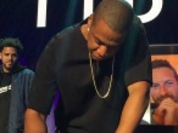 Jay Z no soporta a Kanye West y solo le quiere por el dinero