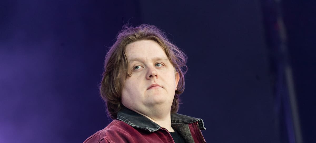 Lewis Capaldi, durante un show para la BBC en 2023