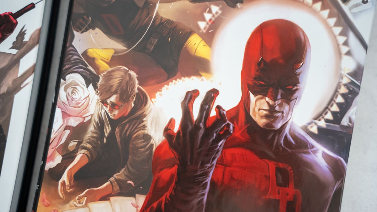 Cierra una etapa de Daredevil en formato Omnibus que debería ser lectura obligatoria en la escuela