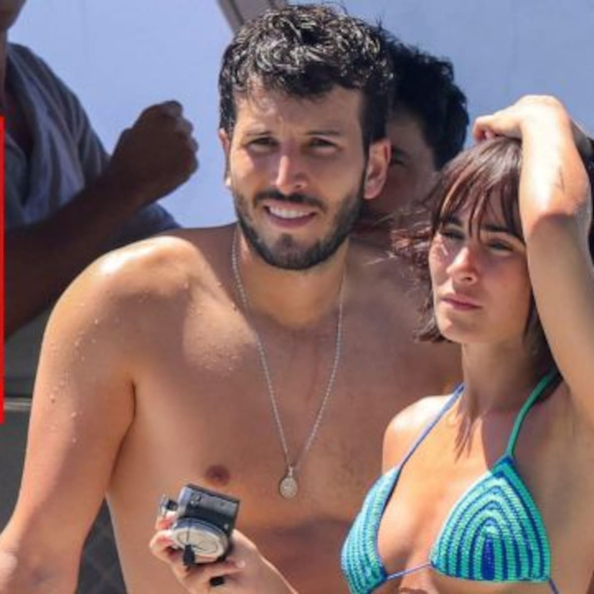 Beso apasionado entre Sebastián Yatra y Aitana confirman su relación