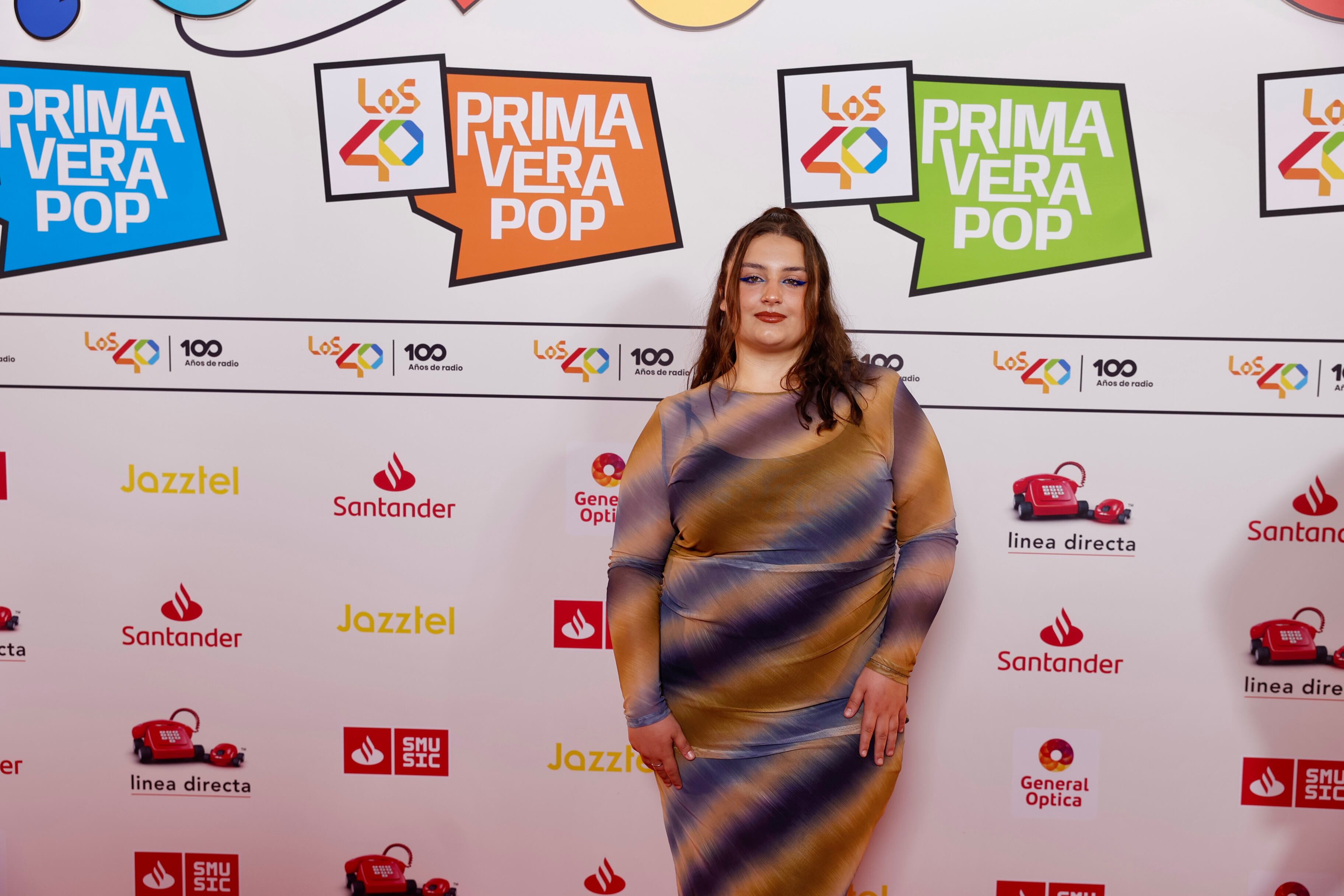 Vestido ajustado tye die el que ha escogido Bea para lucir espectacular en LOS40 Primavera Pop a la que llegaba como invitada para disfrutar de la noche con muchos de sus compañeros de OT 2023.