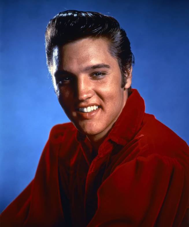 Retrato del cantante y actor Elvis Presley.