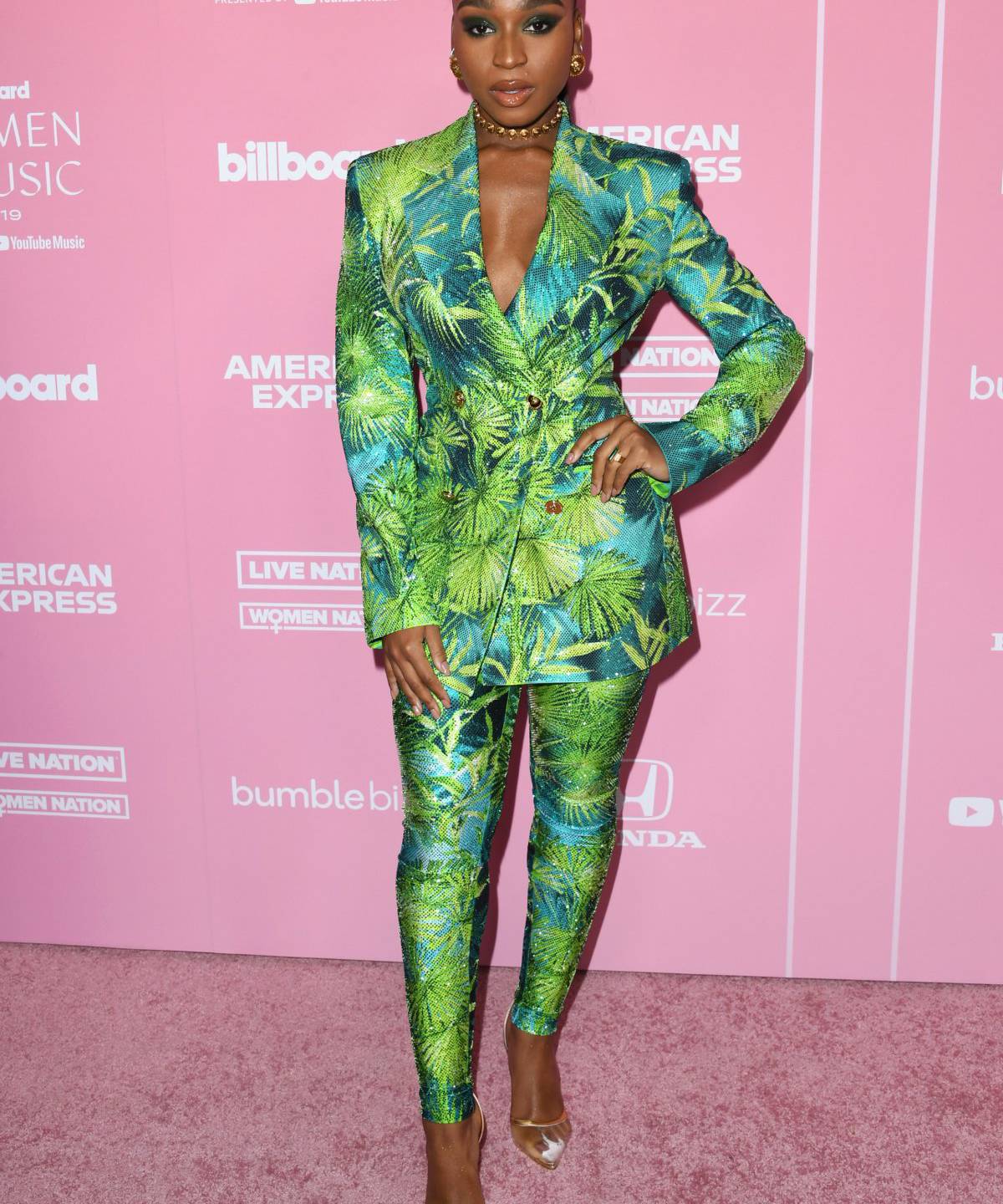 La alfombra de los Billboard Woman in Music