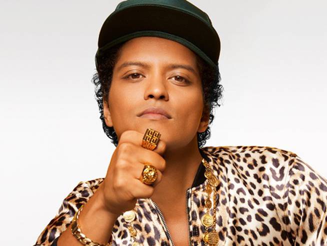 Bruno Mars sigue teniendo la misma cara, ¿o no?