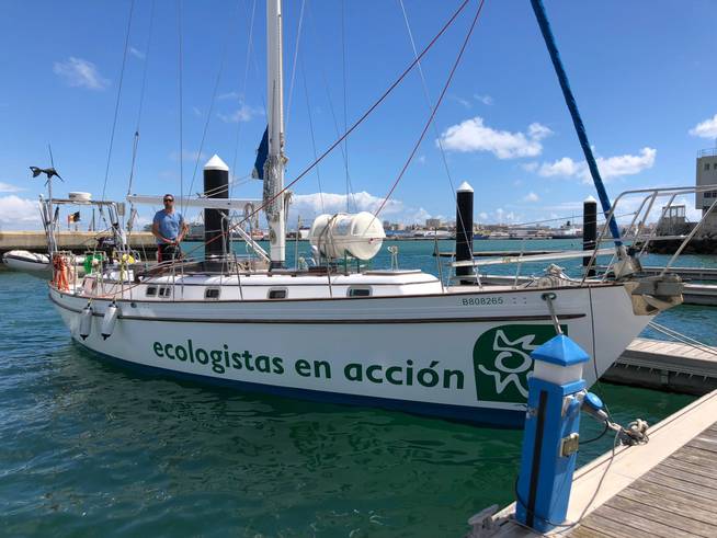 El velero Diosa Maat de Ecologistas en Acción.