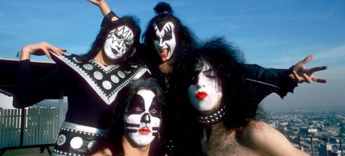  El tutorial de maquillaje del perfecto rockero  Gene Simmons te enseña a parecer miembro de Kiss