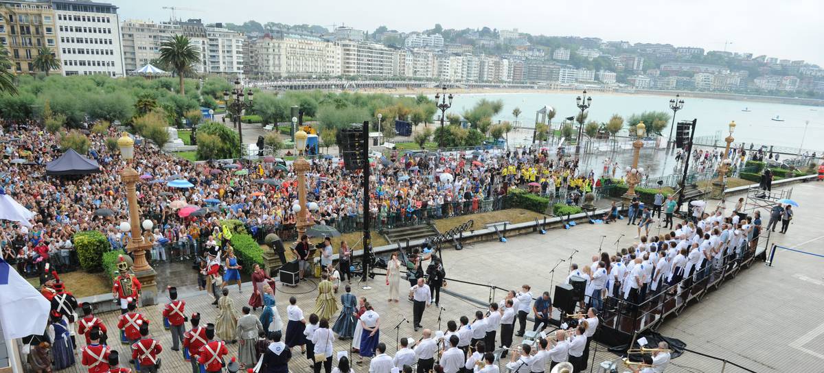 Lanzamiento del tradicional cañonazo de Bilbao.